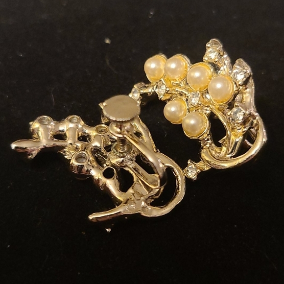 Pearl vintage Earrings screw on - Picture 4 of 4